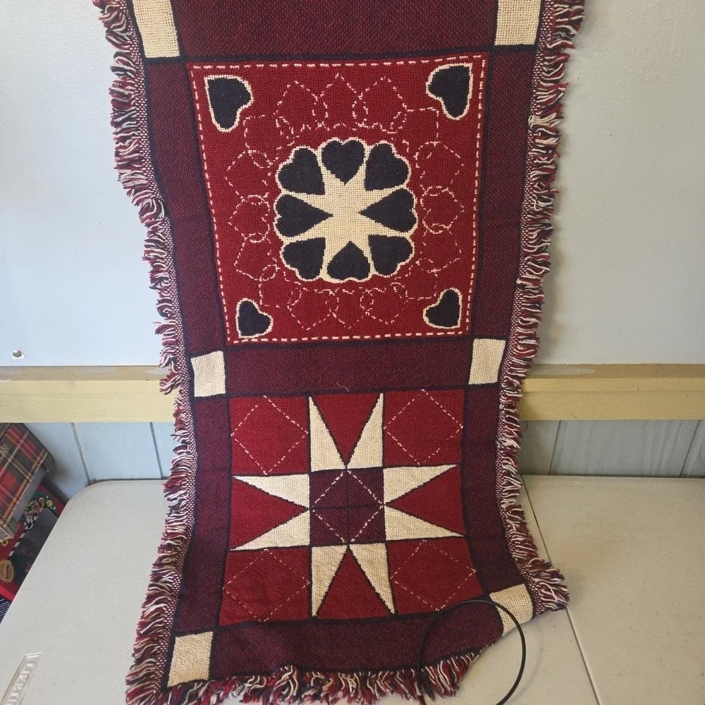 VTG Manual Woodworkers and Weavers Tapestry American Tapestry Table Runner USA